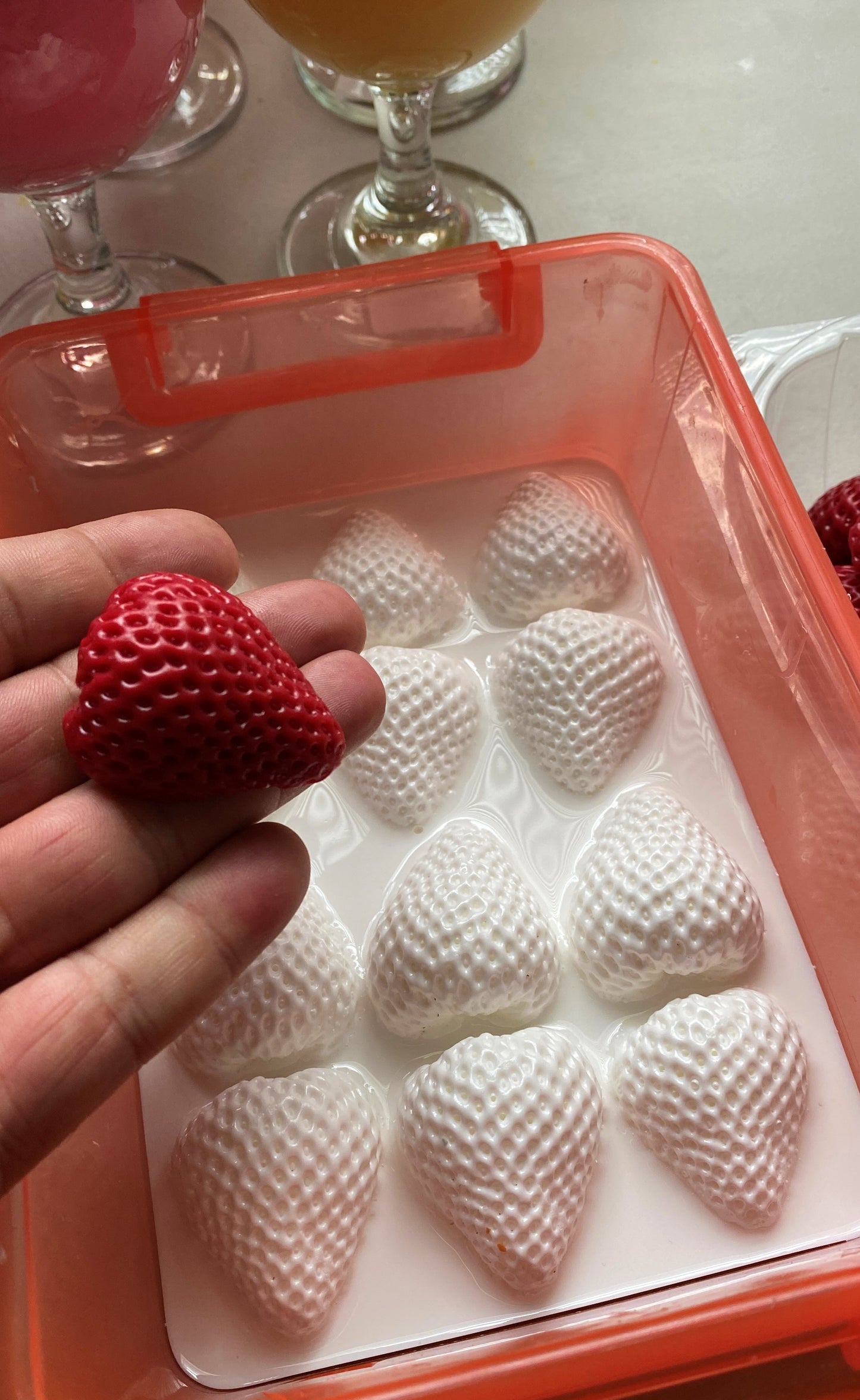 Silicone Mold - 4/12 Large Strawberry halves