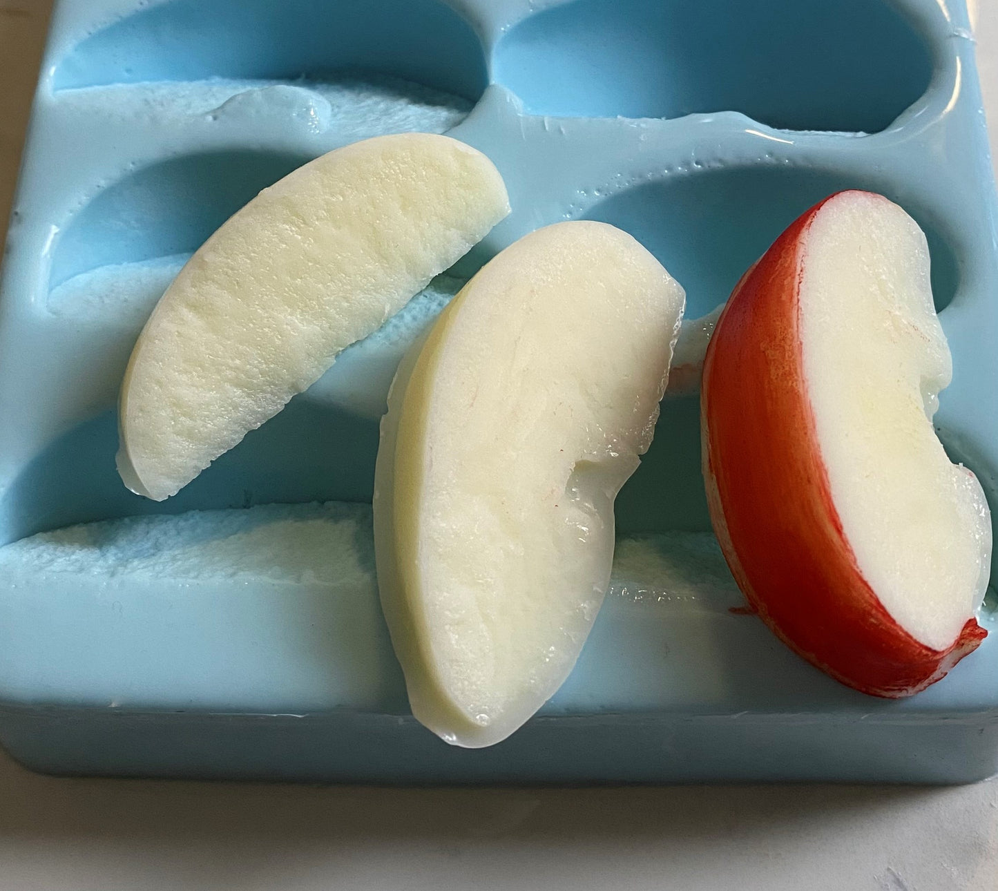 Silicone Mold - 10 Cavity Realistic Apple Slices